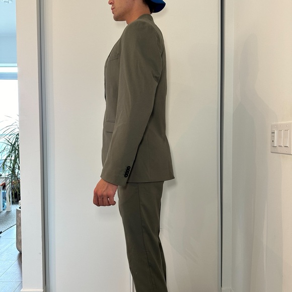 Green fitted suit - Picture 6 of 7